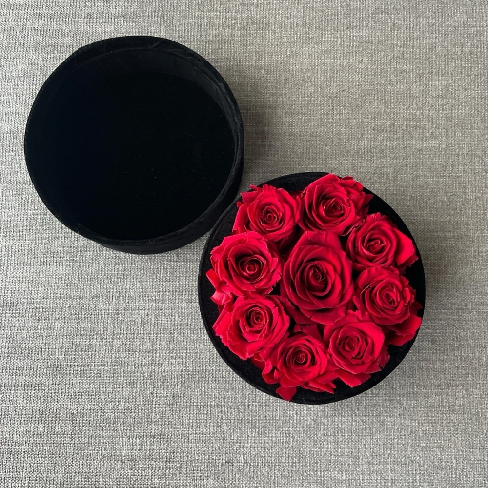 Rose Forever 9 Artificial Rose Flowers In Round Black Velvet Box